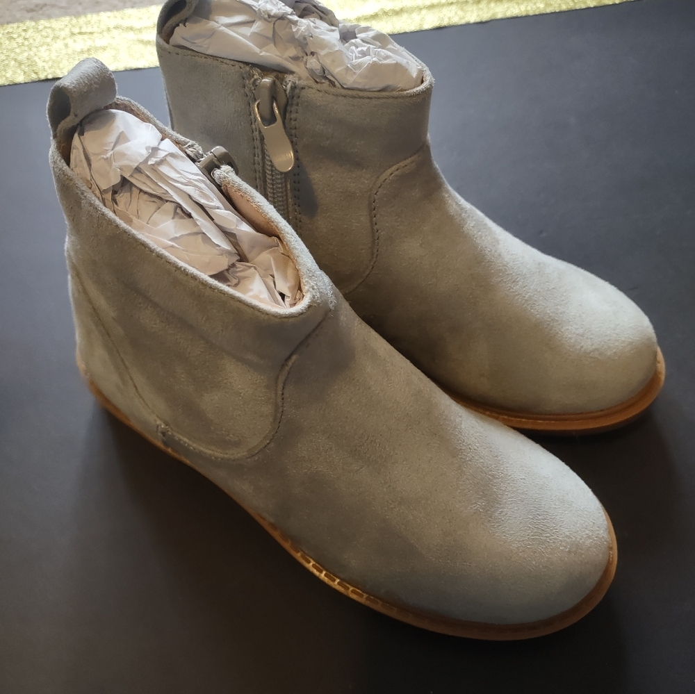 ZBY girl's shoes size 12